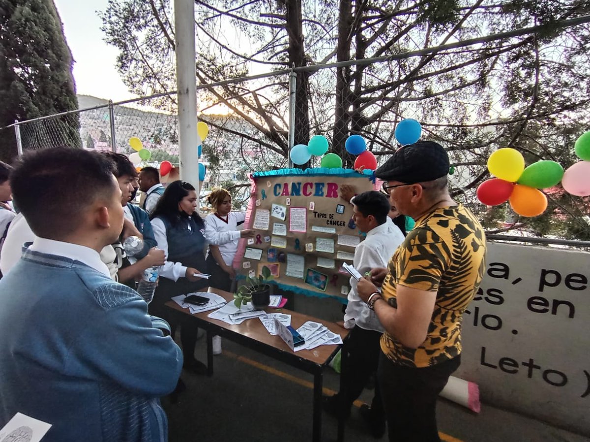 Epoem1's tweet photo. Alumnos de la EPO 110 turno vespertino realizan" La Feria de la Salud" proporcionando información preventiva y la importancia de saber actuar oportunamente ante una enfermedad.@LuisCed74936965 @DeSubdireccion @SBg37 https://t.co/FdgmBbPTZE