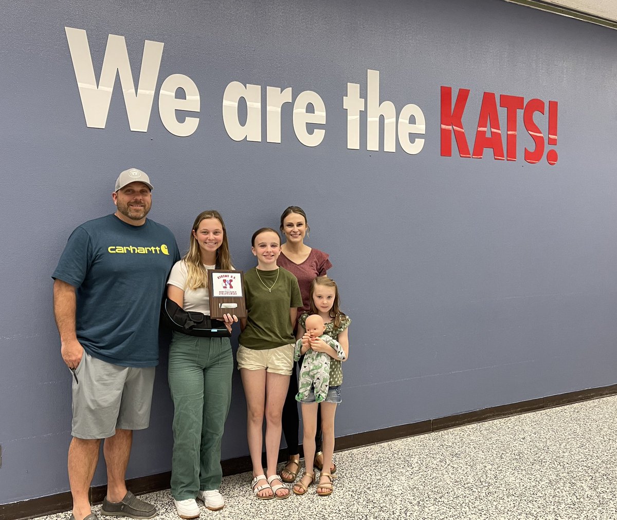 Congratulations to 🥎LadyKat <a href="/kami_shoemaker/">kami shoemaker</a> on being awarded the MVP award at tonight’s banquet! Best of luck to you as you continue your 🥎 career at <a href="/PNWSoftball/">PNW Softball</a> ! You’ll always be a 🥎LadyKat! ❤️🥎💙 <a href="/KHSKatsCoach/">Principal Susong</a>