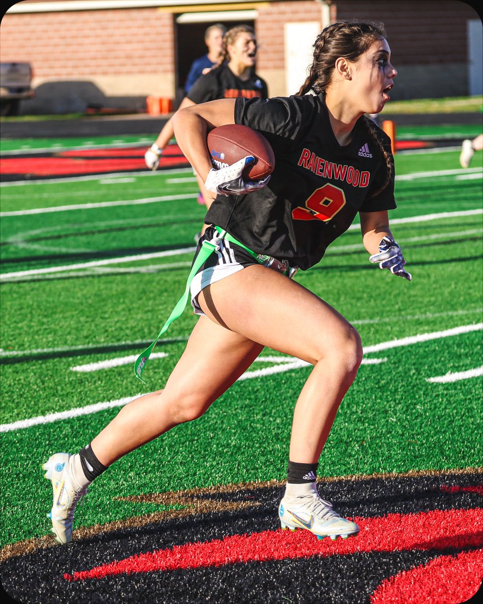 Congrats to ⁦<a href="/BellaMacaso/">Bella Macaso</a>⁩ on winning the 1st Willco Award for Girls Flag Football #G2BARR