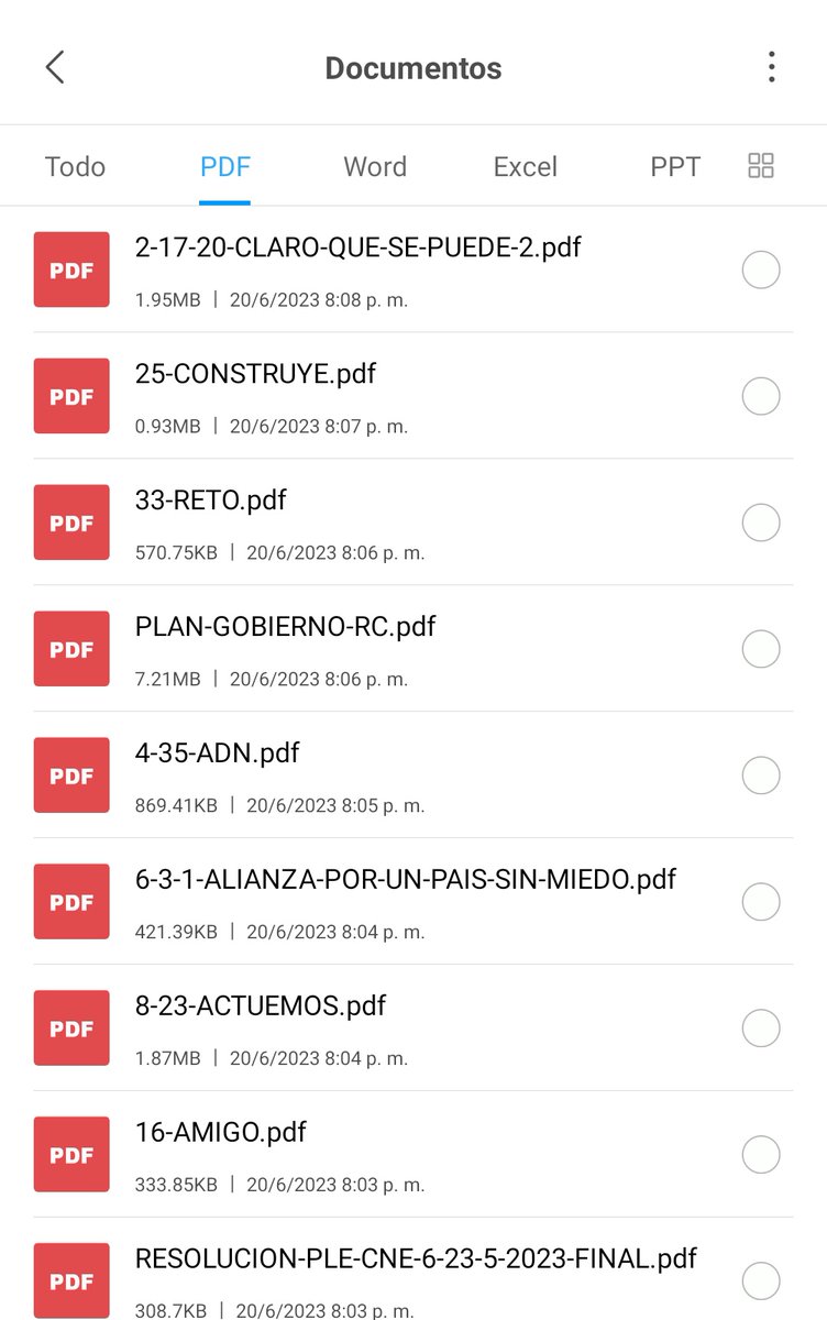 PameViteri's tweet image. Te mentí. No vamos a ver Netflix vamos a leer los planes de gobierno de los ocho binomios.
