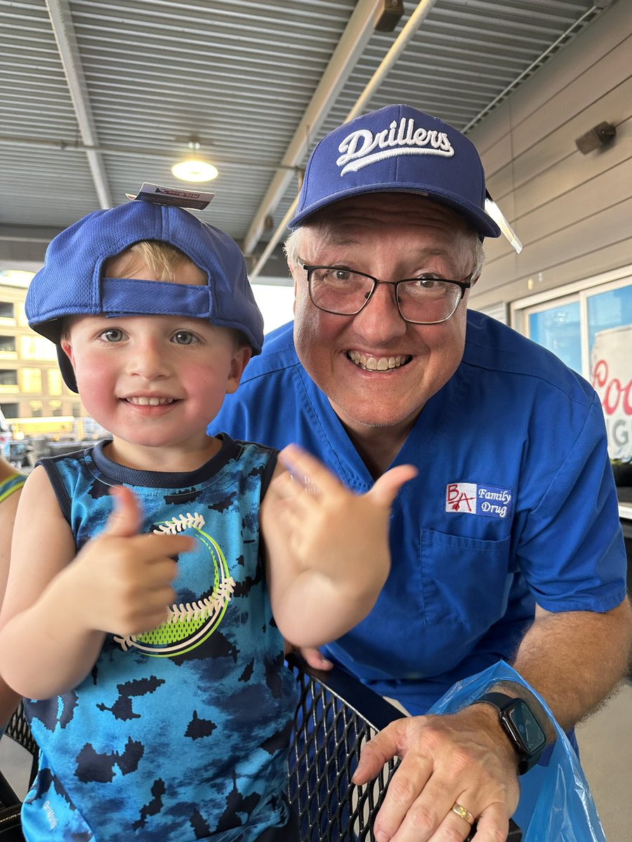 scooter3342's tweet photo. First drillers game with Papa!! ⚾️🧢

#drillers #drillersstadium #drillville https://t.co/nmFEr8OusC