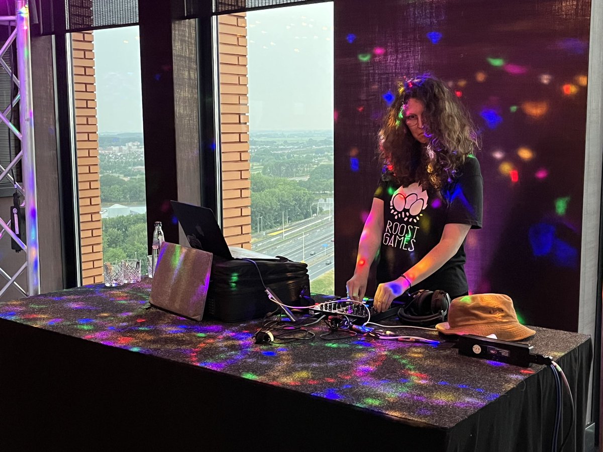 Joni van der Leeuw (@jonidus) on Twitter photo DJ <a href="/sonyavos/">SonyaFx🍊</a> representing <a href="/roostgames/">Cat Cafe Manager 2 😽☕ Wishlist on Steam!</a> at the <a href="/dutchgamegarden/">Dutch Game Garden</a> Indigo VIP party! DJ <a href="/sonyavos/">SonyaFx🍊</a> representing <a href="/roostgames/">Cat Cafe Manager 2 😽☕ Wishlist on Steam!</a> at the <a href="/dutchgamegarden/">Dutch Game Garden</a> Indigo VIP party!