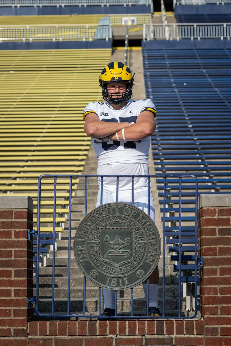 Great to be back in the Big House!! 〽️〽️〽️#goblue @CoachMikeElston @aidanhutch97 @coachclink @AKarsch_UM @Coach_Minter @CoachD_Roney @JayHarbaugh