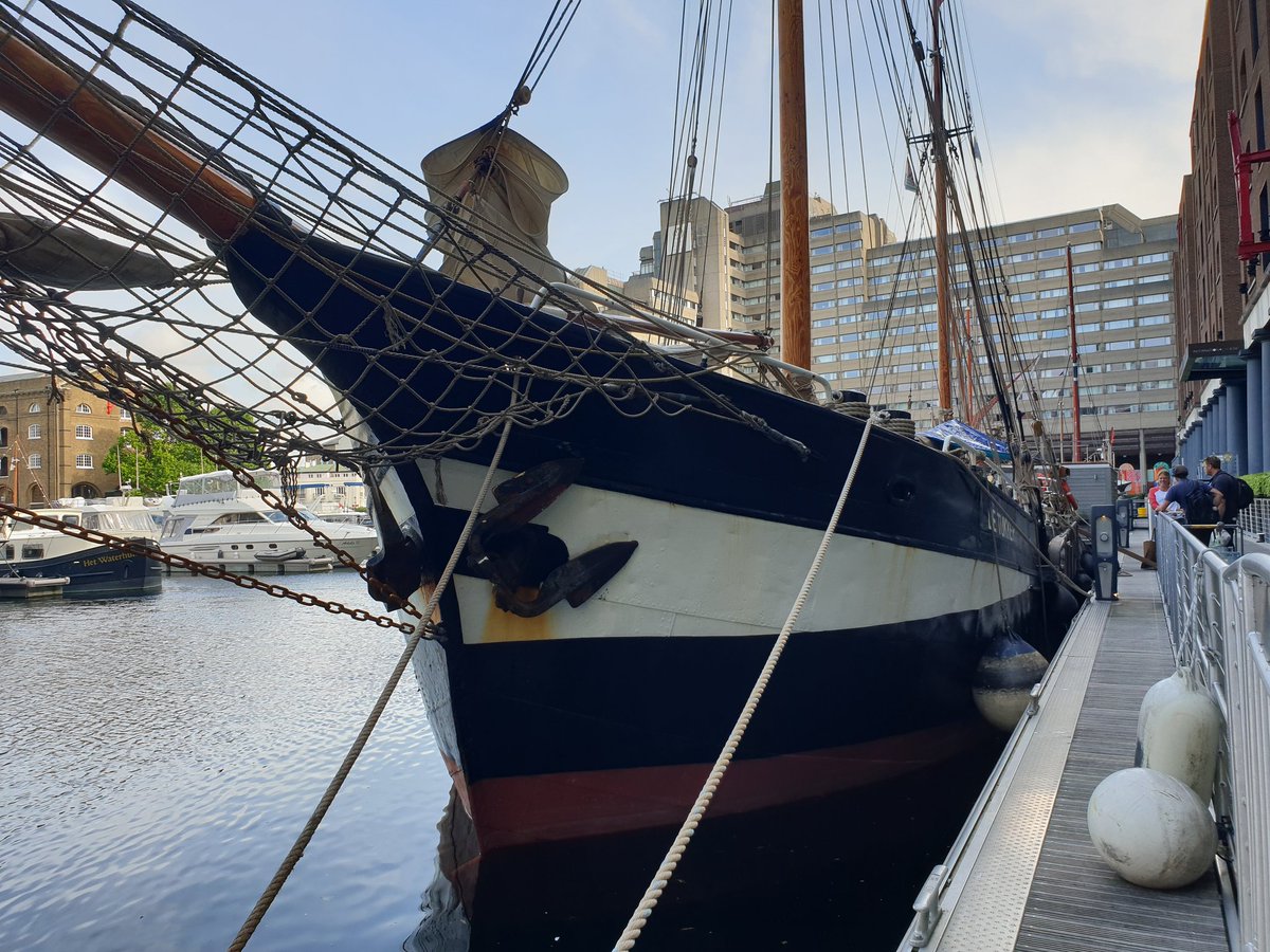 GeraldM64883070's tweet photo. The historic sail cargo vessel De Tukker (1912) has arrived at St Katharine Docks Marina. Now unloading its cargo from Portugal (wine) France (salt) and Colombia (chocolate π«) #detukker #cargovessel #ecoclipper @skdocks @StKatsMarina #sailcargo #riverthames #lifeonthethames https://t.co/65mb7v9AgJ