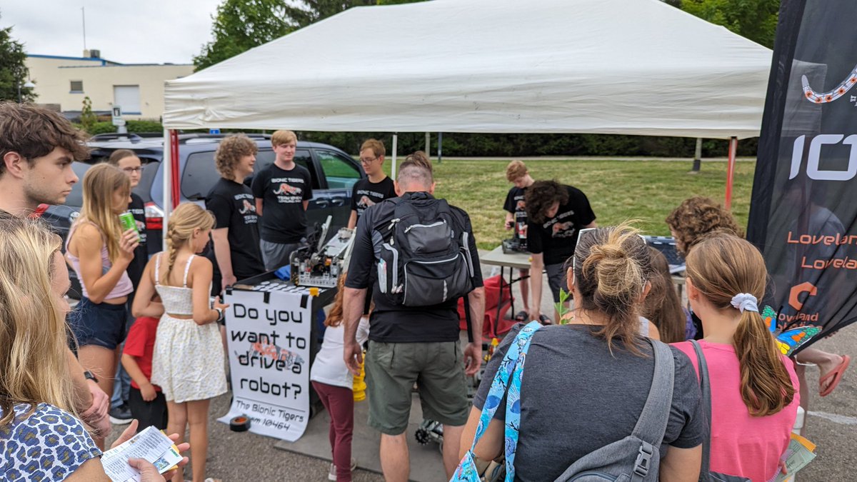 BionicTigersFTC's tweet image. It&apos;s a great day to drive a robot at the Loveland Farmer&apos;s Market! Come learn about Loveland Robotics! @LRobotBoosters