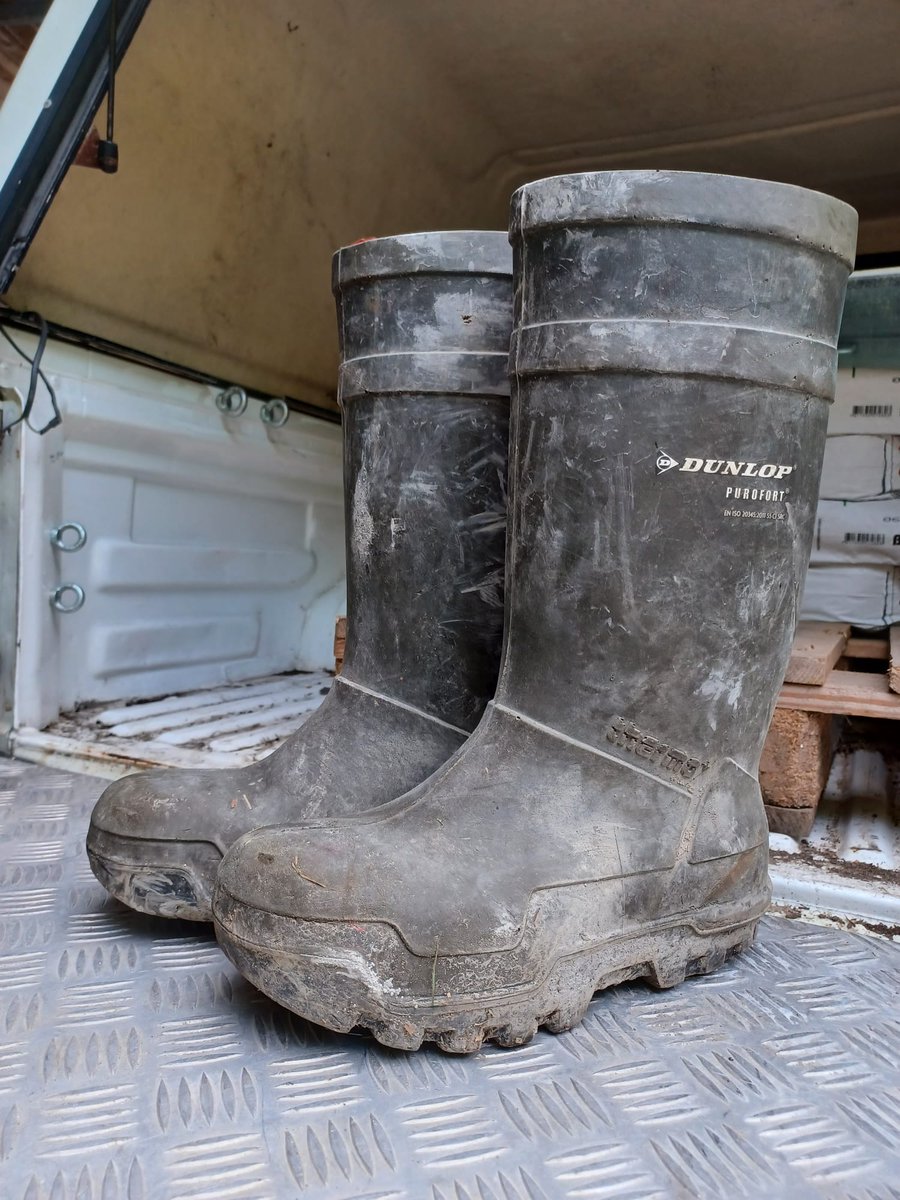 vintagewellies's tweet photo. I loooove them 🤪🤪😍😍👅😁 https://t.co/IW13b8rLgX