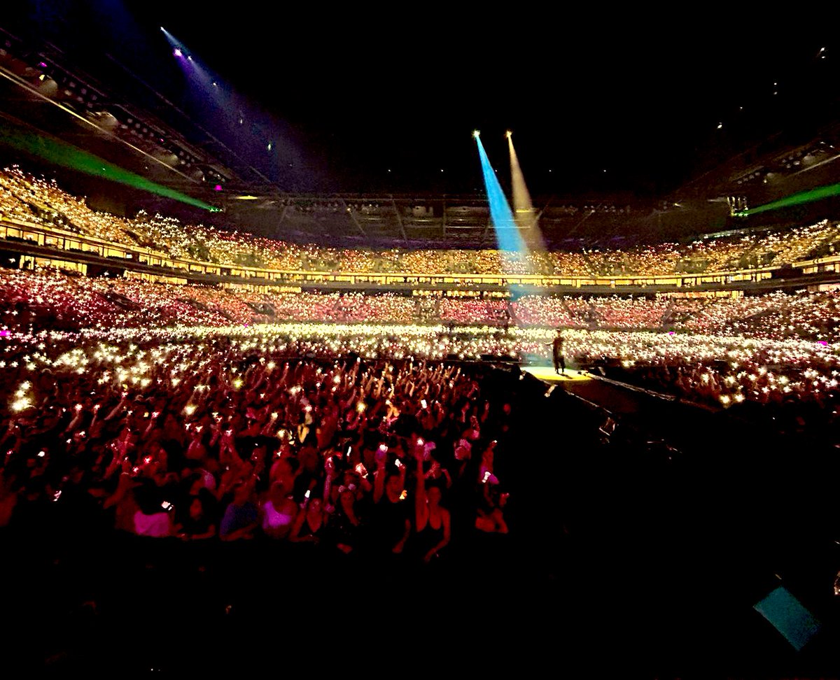 Danny O'Donoghue (@thescript_danny) on Twitter photo First night <a href="/ParisLaDefArena/">Paris La Défense Arena</a> can’t thank you all for an incredible welcome. Who’s coming back tomorrow night for more !!! ❤️
<a href="/thescript/">the script</a> First night <a href="/ParisLaDefArena/">Paris La Défense Arena</a> can’t thank you all for an incredible welcome. Who’s coming back tomorrow night for more !!! ❤️
<a href="/thescript/">the script</a>