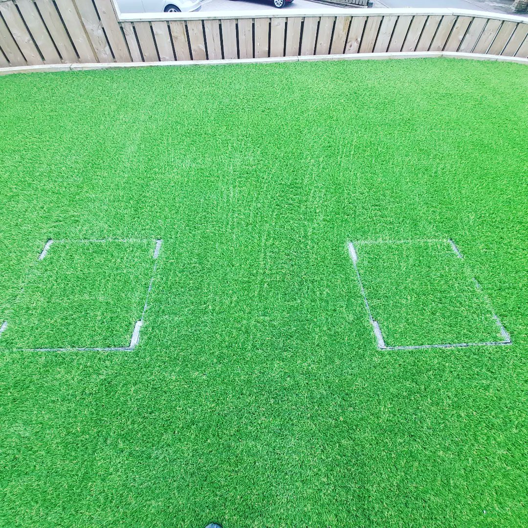 pimcoagl's tweet photo. 60m² of our Westminster grass installed today up in Preston. Complete with 2 inset manholes in the grass area.

For more information contact 
01925 595 339 
07385 705 610 

#teampimco #artificialgrass UK Artificial Grass Direct #grass #Lawn #garden #home #homemakeover https://t.co/uBq1VLNPtV