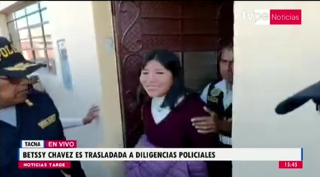 KikeBravoPrado's tweet photo. No sé realmente de qué se rie. Parece estúpida. https://t.co/NaG9ltPF8E