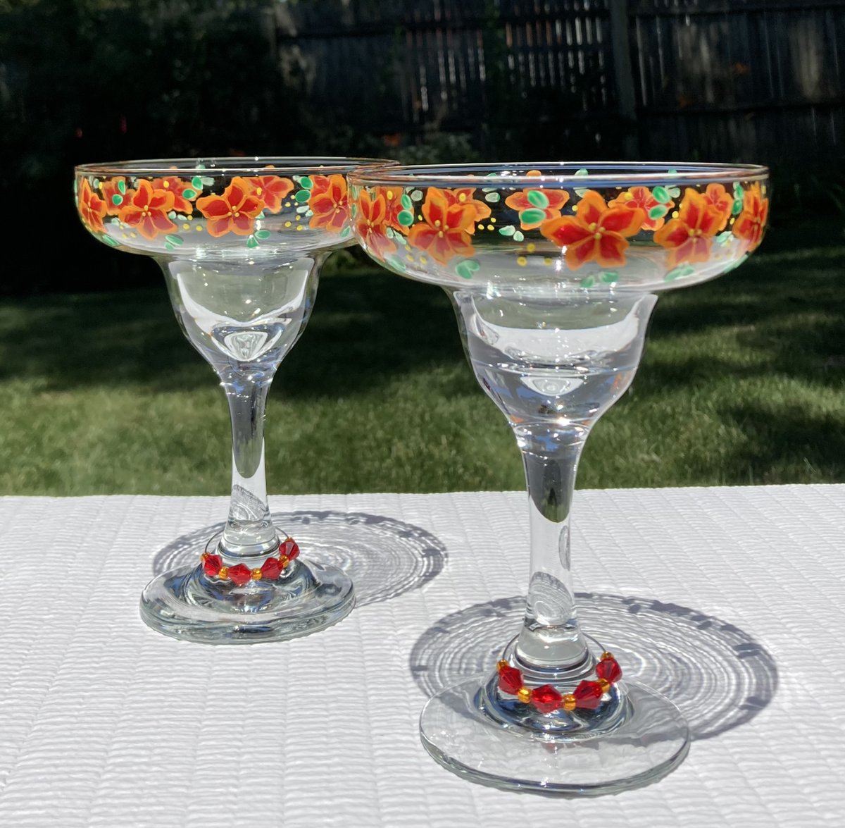 Summer glasses etsy.com/listing/124983… #summerglasses #margaritaglasses #partyglasses #SMILEtt23 #giftsforher #paintedglass #art #etsy