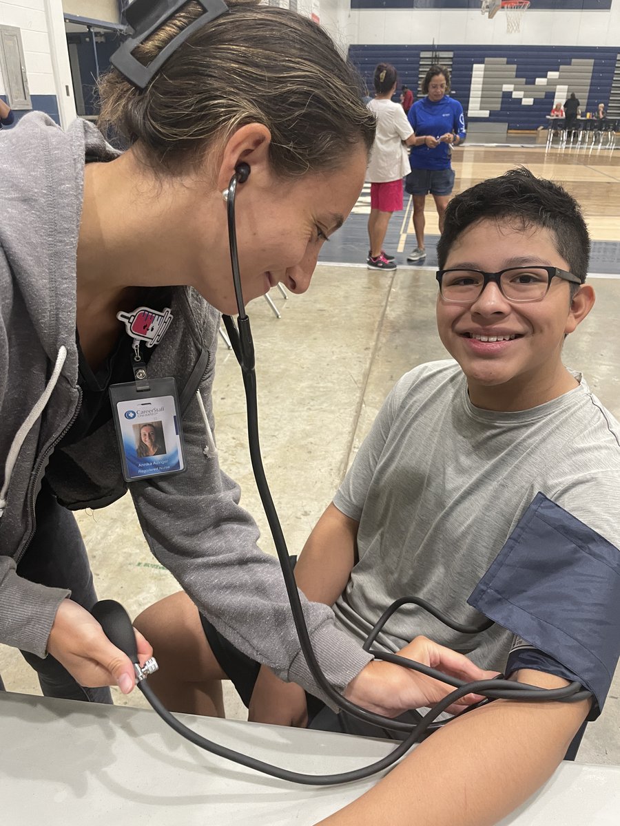 JCPSKY's tweet photo. 🩺 FREE PHYSICALS | More than 550 JCPS students received free sports physicals in recent weeks thanks to @JCPShealth and @DocsHealthyComm! A few hundred of those students received immunizations as well.

READ MORE ➡️ https://t.co/JCr1sPJC6V

#WeAreJCPS https://t.co/dj0dsINGSn
