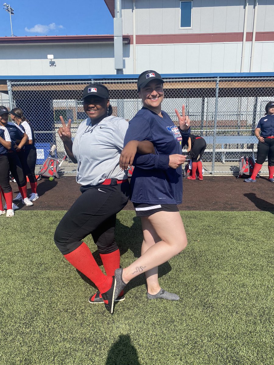 I had the best softball experience this weekend at the EDI! I was honored to meet <a href="/natashawatley29/">Natasha Watley OLY</a>, <a href="/LChamberlain44/">Lauren Gipson</a>,<a href="/monicaabbott/">Monica Abbott OLY</a>, along with coaches Monica Harrison and, Dorian Shaw (go team swag). I also talked to my favorite player ever <a href="/alyssadicarlo8/">Alyssa DiCarlo</a>! THANK YOU <a href="/MLBDevelops/">MLBDevelops</a>