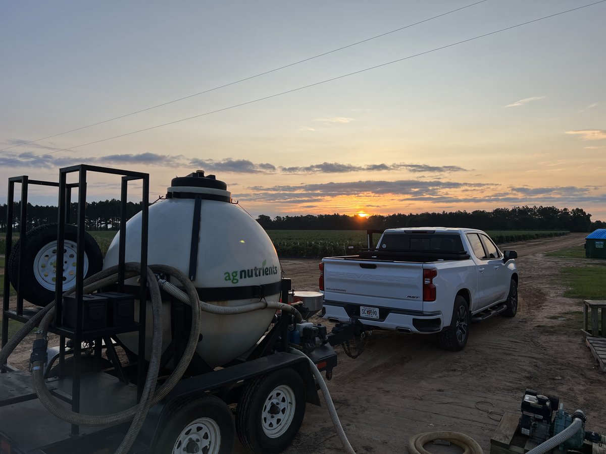 agnutrients's tweet photo. What a view! AGN agronomist Darren Deal injected H-85™ on tomatoes at High Hope Farms in Quincy, Florida. #GrowingBeyond https://t.co/kAY8djX66S