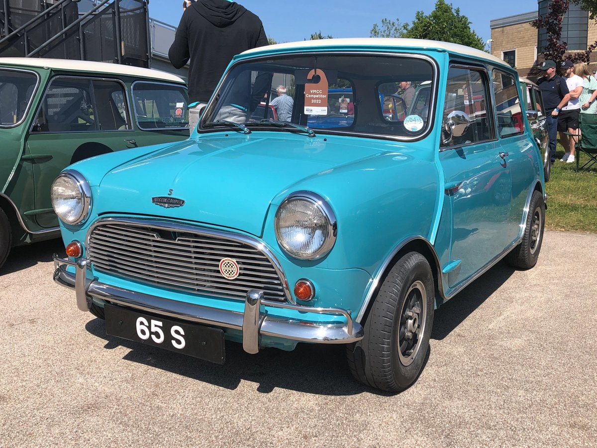 miniphernalia's tweet photo. #AustinMiniCooper Bonnet Badge - https://t.co/molMCXhif4 https://t.co/xA0gL6LVAw