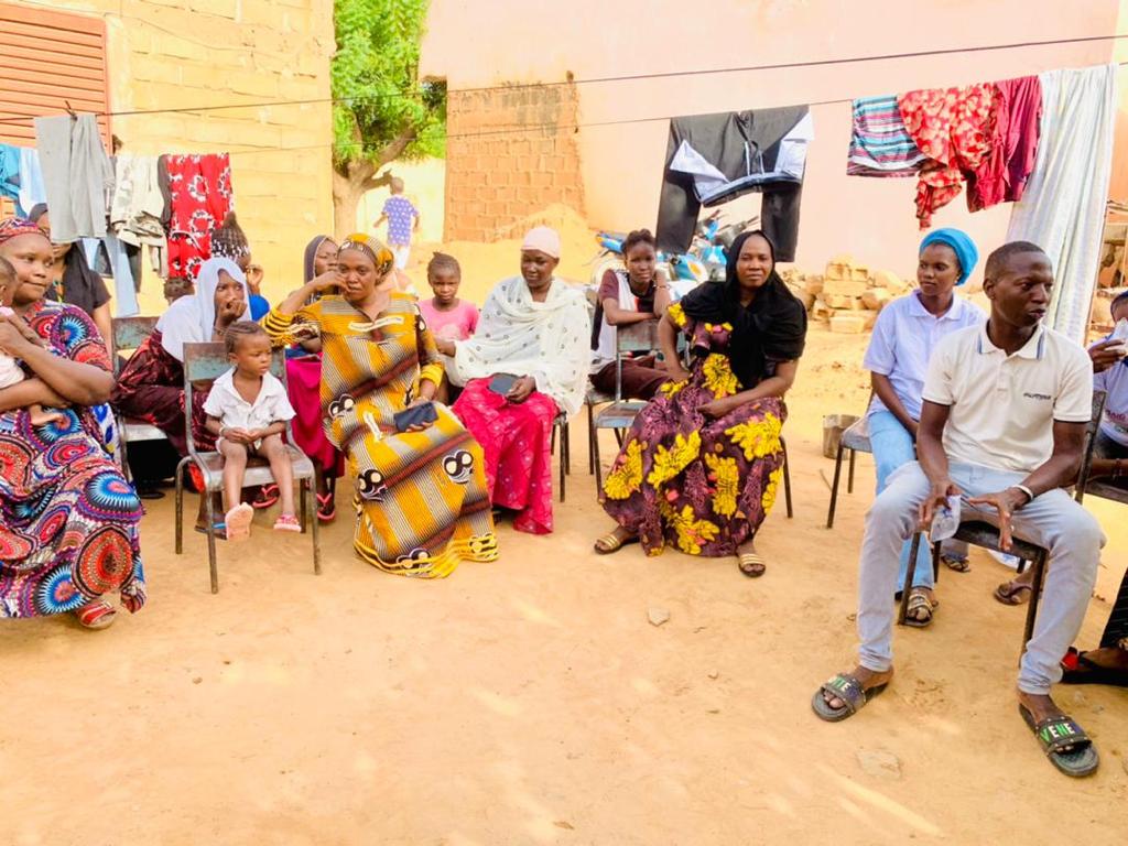 tambadouabouba4's tweet photo. Le 20/06/2023, s'est tenue à Kayes Plateau une causerie éducative sur les infections sexuellement transmissibles par les membres du réseau des jeunes ambassadeurs de Kayes.
#RJA_SR/PF-KAYES
#MOMENTUM-01 https://t.co/AM67B8E789