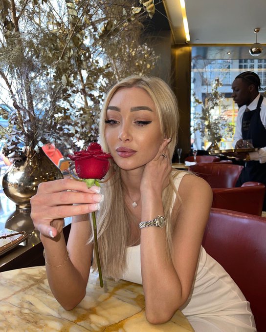 serving sugar mommy/ cougar/ baddie milffff https://t.co/RX39ZYnvCi