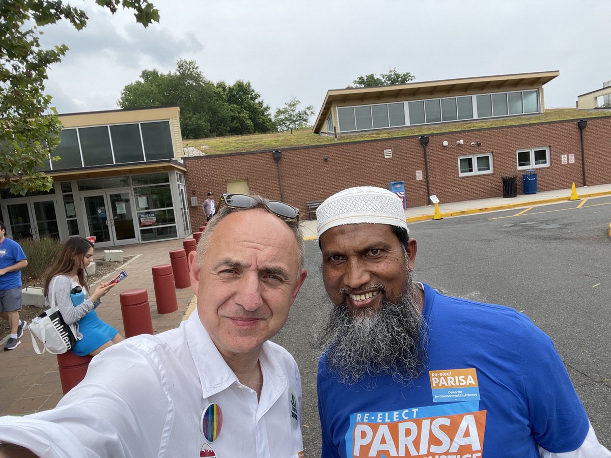 Back to my home precinct with Osman (both new Americans!) greeting voters for ⁦@JDforArlington⁩ and ⁦@parisa4justice⁩ (#worldinazipcode #ColumbiaPike)