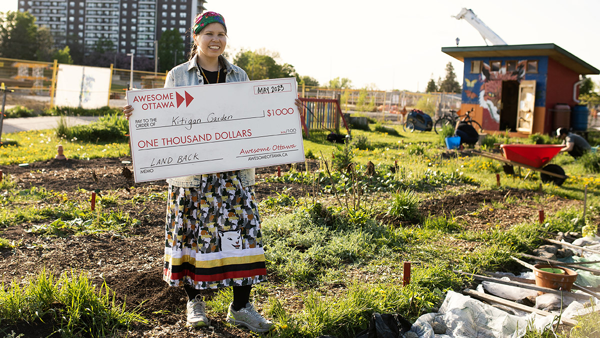 May's award will support a community garden helping Indigenous youth connect to the land! awesomefoundation.org/en/projects/21… @A7G_Official #ottawa #ottcity #myottawa #urbanindigenous #indigenousyouth #turtleisland