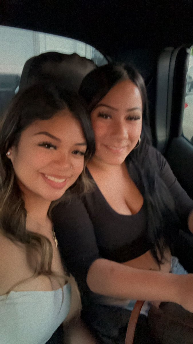 kayangelouus's tweet photo. Please pray for my sister and get us her Justice😭😭🙏. She was caught in crossfire and was shot in maili on Friday. She’s now fighting for her life in the hospital please please send your prayers. If you know something SAY SOMETHING!!!! If it were yours you would want the same💔 https://t.co/HqdwIqWnfh