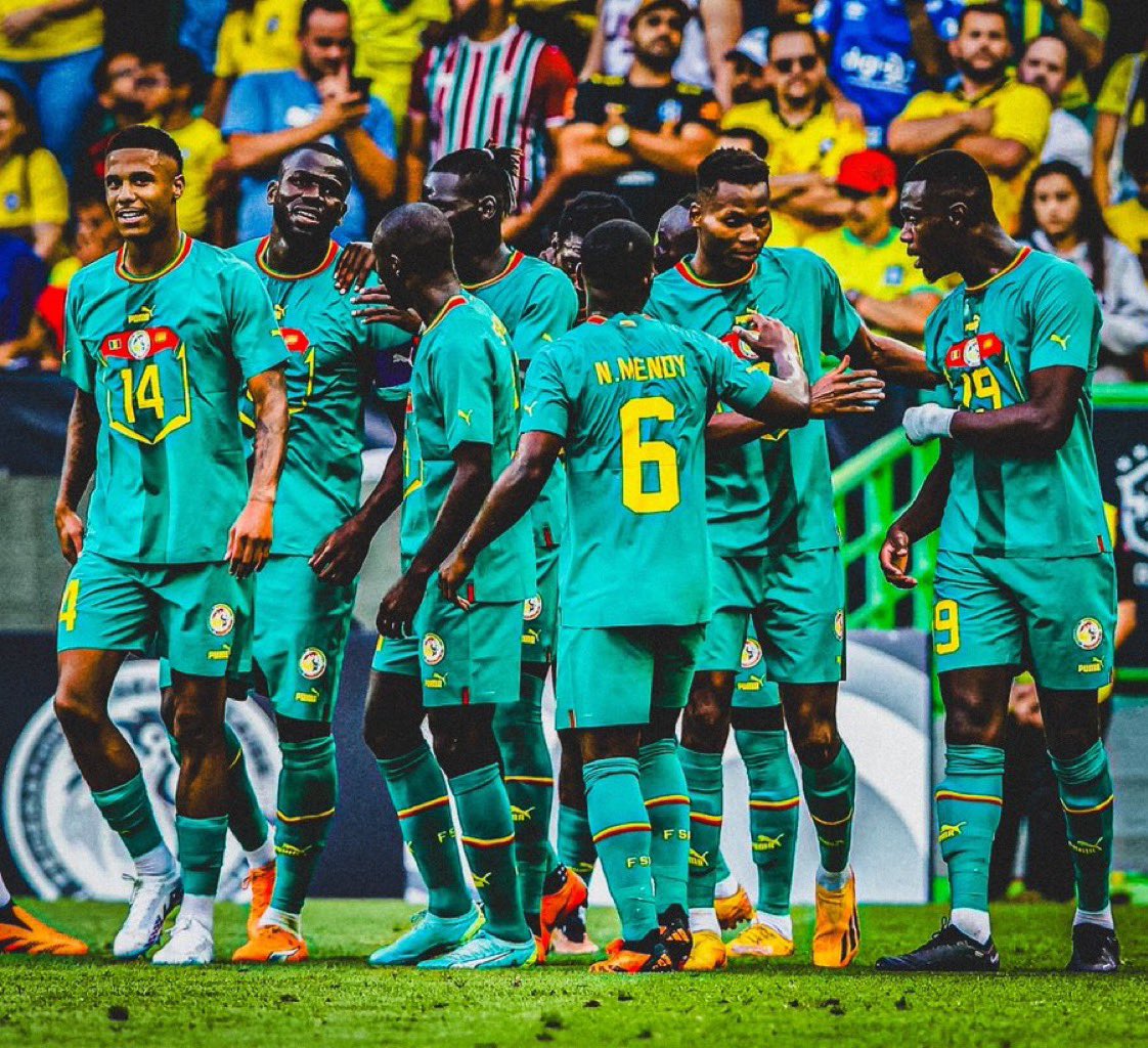 Prom_Ivoire's tweet photo. Victoire 4-2 du Senegal face au Brésil  avec un doublé de SADIO MANÉ 🇸🇳 👏🏾

Pendant ce temps, y’en a qui n’arrivent même pas à battre la Zambie et qui espèrent remporter la #can2023 . https://t.co/rf1YZ8Y3nB