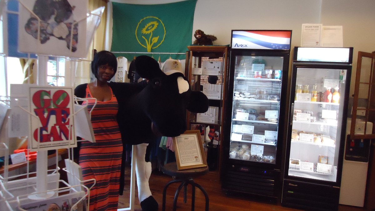 i stopped by american vegan center in philly(philadelphia, pa) to get some of cheezy vegan by chef reeky sandwiches(spicy jerk chicken burger & gf tuna) on my way to philly vegfest(sat. june 10th, stay tuned for these videos on youtube channel plush2x (youtube.com/@plush2x).