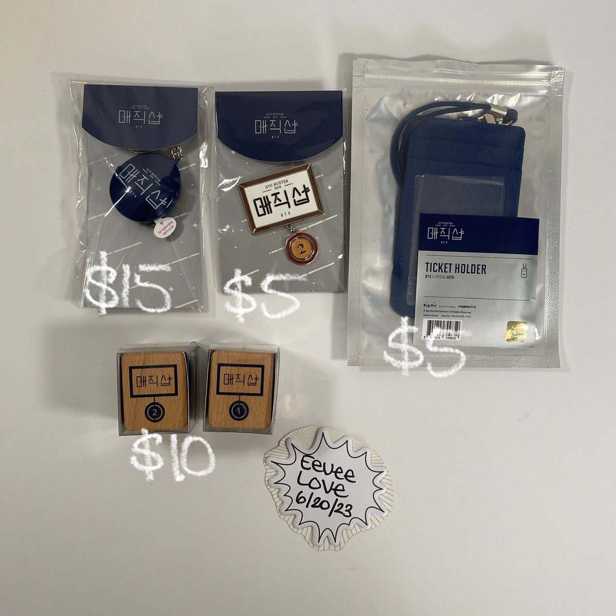 eeveelovesbts's tweet photo. WTS BTS OFFICIAL MERCH:

•official and mint condition 
•pay pal zelle Venmo
•usa based world wide shipping available 

Dm me if you have a questions ! https://t.co/cY5FK1fBhU