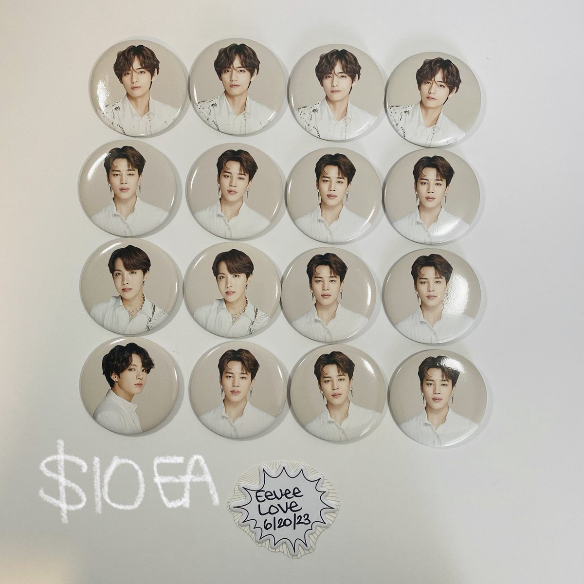 eeveelovesbts's tweet photo. WTS BTS OFFICIAL MERCH:

BUY TWO GET ONE FREE! 

•official and mint condition 
•pay pal zelle Venmo
•usa based world wide shipping available 

Dm me if you have a questions ! https://t.co/cDEcKfjCsr