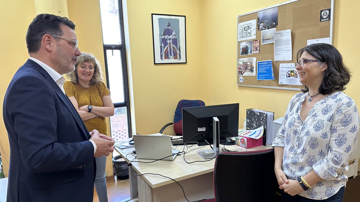 Carlos González tweet media