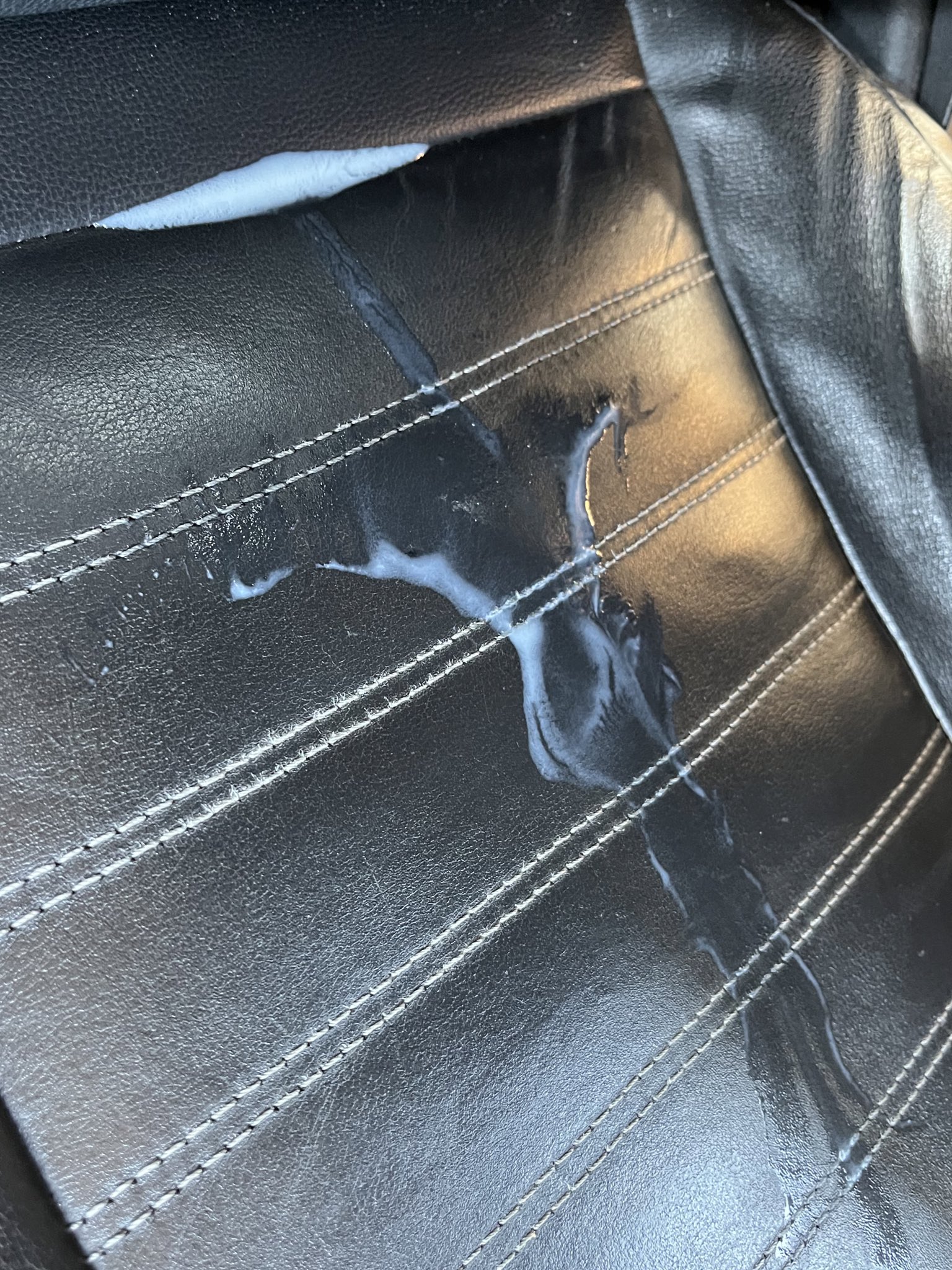 butterfliesnhennessy✨ on X: Lmaoo squirt puddle. Someone come slurp it  up😋 t.coCZ5lnxn6k0  X