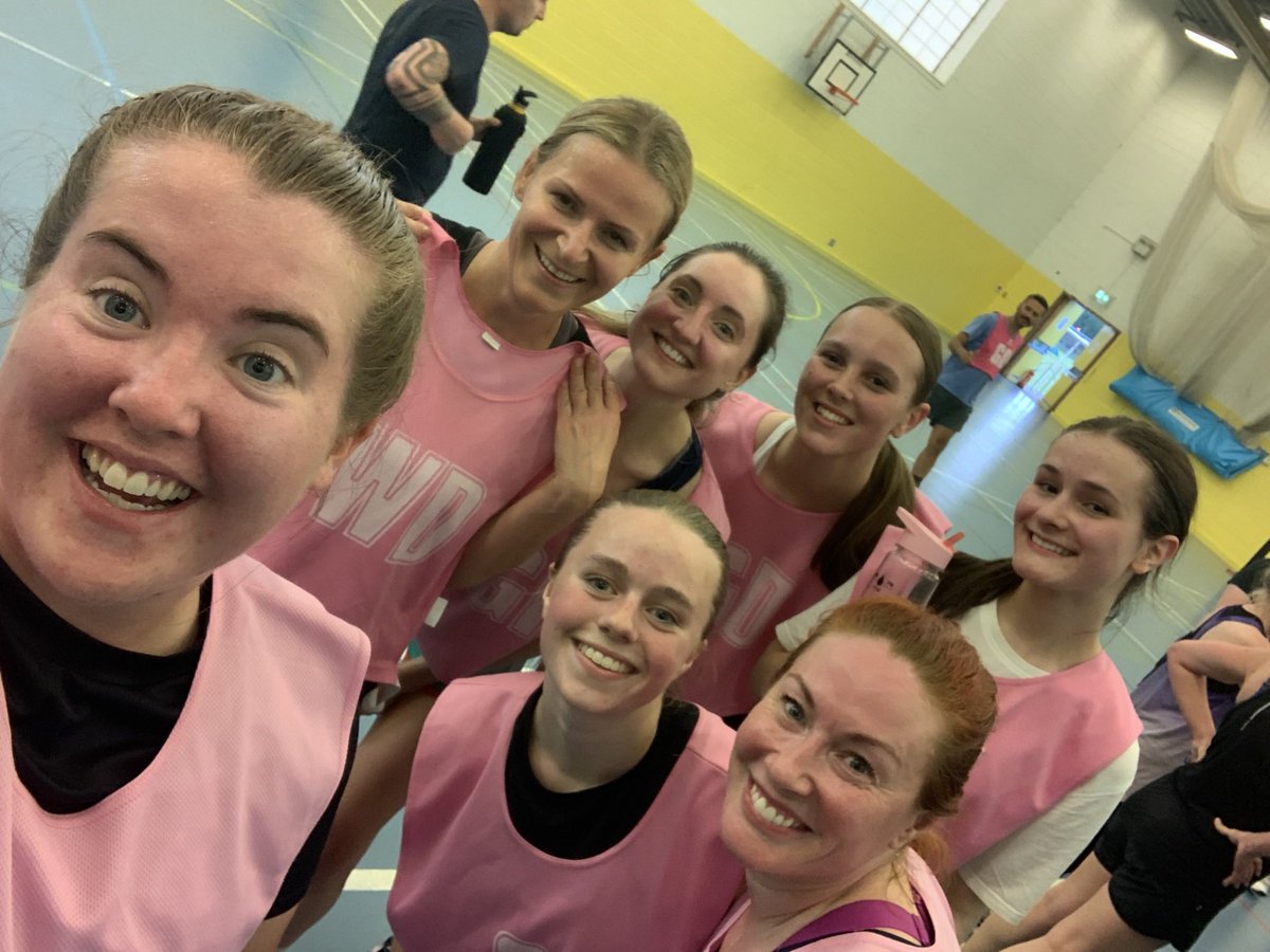 LinlithgowFlyer's tweet photo. A 15-16 victory tonight means we are in the FINAL 😄😄😄❤️❤️ #squadgoals https://t.co/vYLgIljC4M
