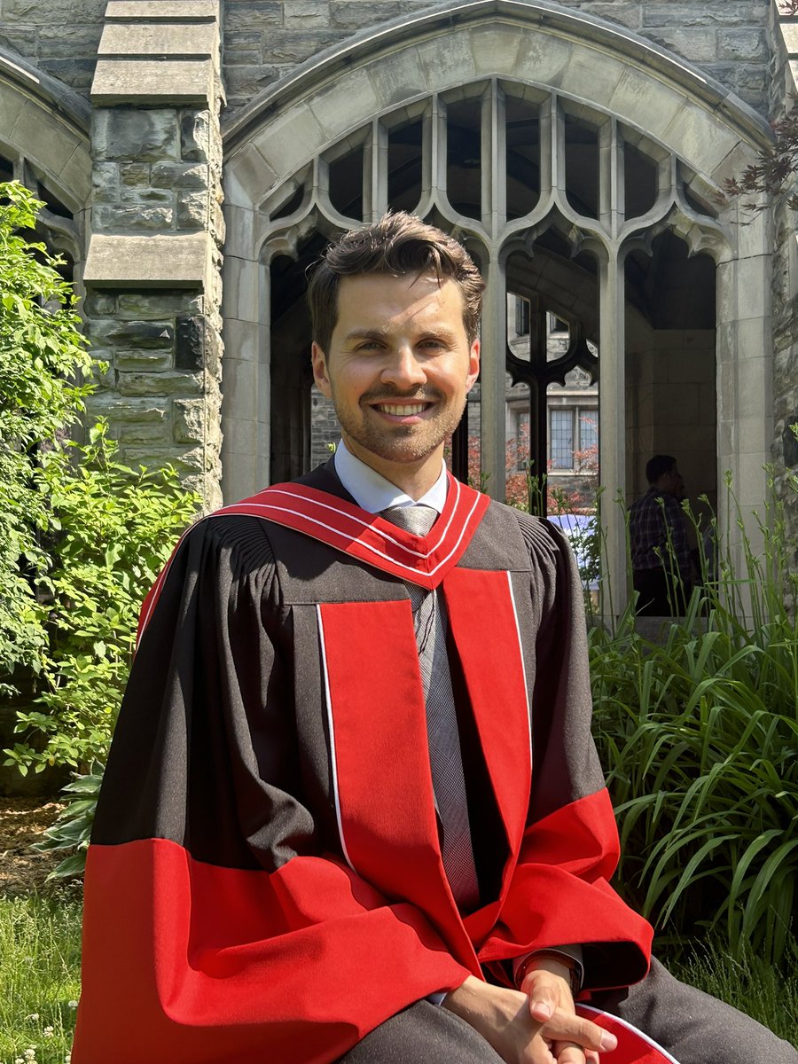Jane Philpott (@janephilpott) on Twitter photo Today our son David graduated with a PhD in Engineering from <a href="/UofT/">University of Toronto</a> and we could not be more proud🎉❤️🥳 Today our son David graduated with a PhD in Engineering from <a href="/UofT/">University of Toronto</a> and we could not be more proud🎉❤️🥳
