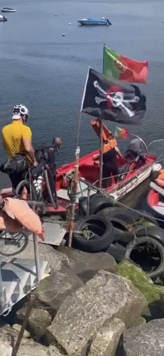 Great #bikepacking day 2 on #elcaminodesantiago. Epic border crossing 💀 🇵🇹 🇪🇸