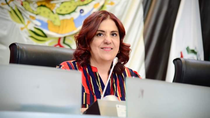 NASonoraMx's tweet photo. La bancada turquesa presentó una iniciativa con el fin de preservar la tradición del #Bacanora, bebida #sonorense con más de 300 años haciendo historia. 
@BettyCotaPonce @FerminTrujilloF https://t.co/MjsMMRCLEU