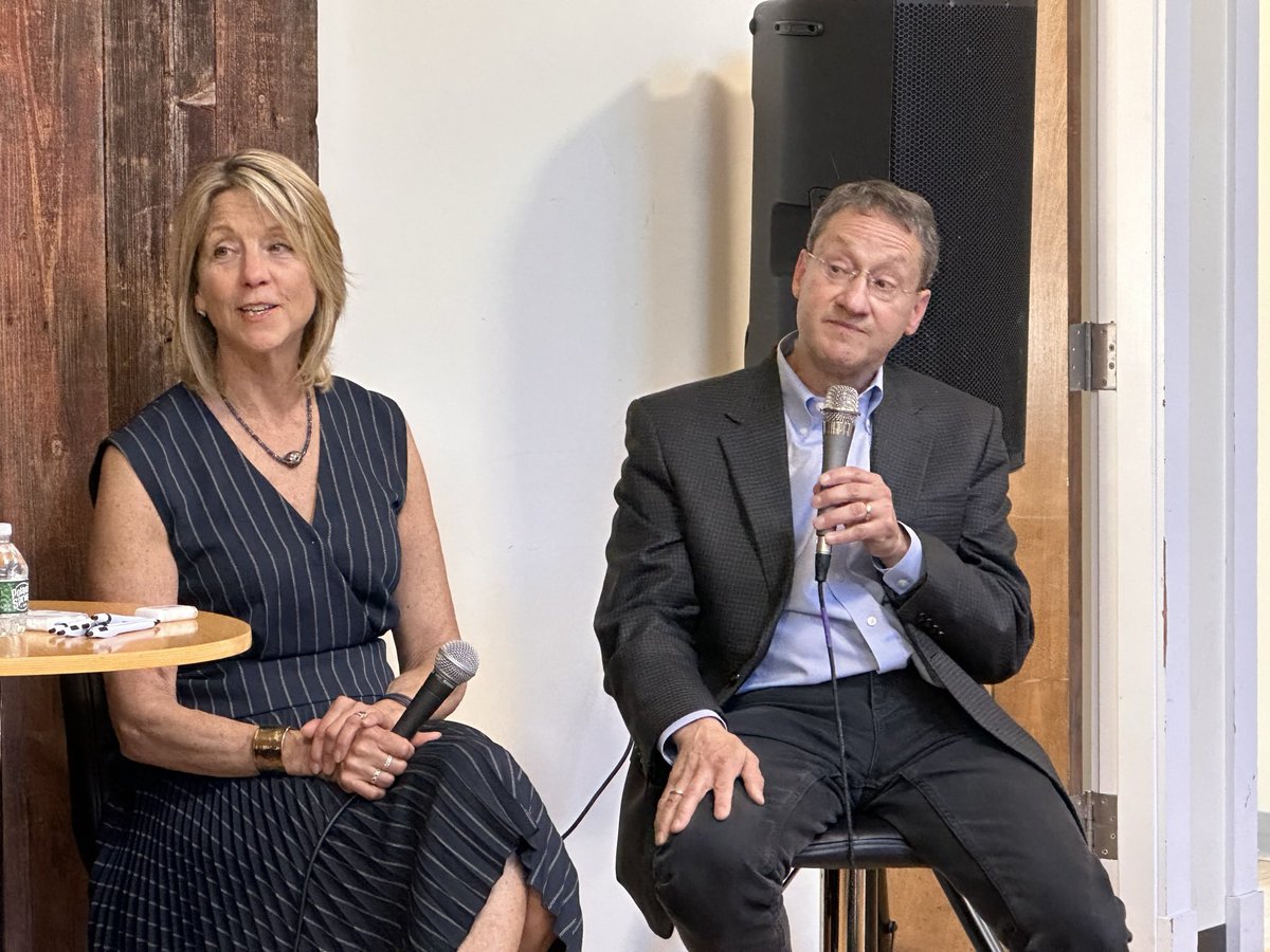 Gil_Bashe's tweet photo. Professor Ken Getz of Tufts offers insight into the data of what interests people with health needs to explore #clinicaltrial possibilities.
"There are no silver bullets." Multiple solutions are needed.
Here at #ConversationsinHealth. https://t.co/GB3pyTkrIS