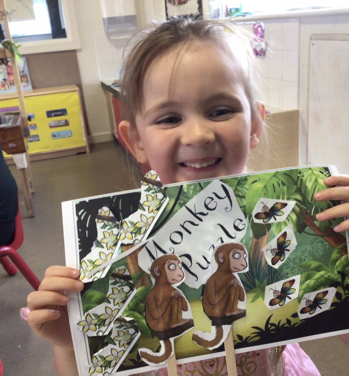 Our ‘toasty’ Tuesday story was ‘Monkey Puzzle’ by #JuliaDonaldson and #AxelScheffler.  🐒  Our listening ears really helped us when it came to retelling the story with friends!  #PencaerauMeithrin