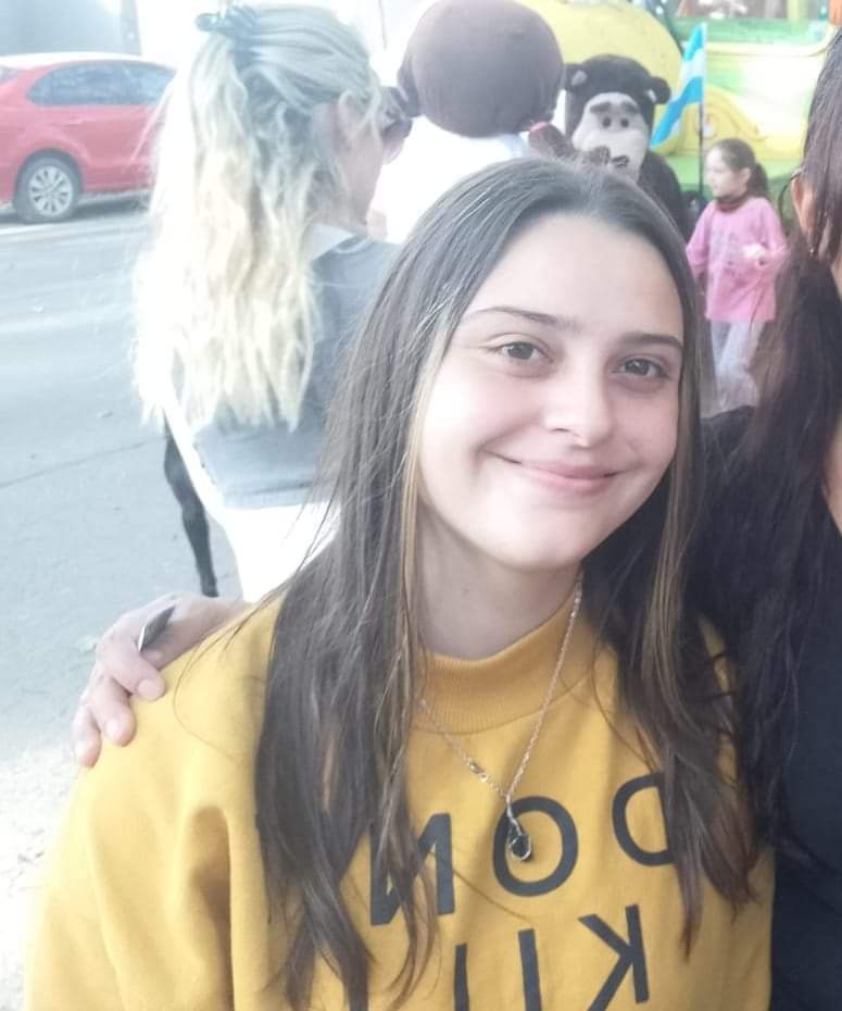 9dejuliodepie's tweet photo. HOY..  necesito que por favor lean y compartan esta nota, que puedan elevar un pensamiento de paz , amor y fe a favor de KAREN GONZALEZ .. una guerrera de 23 años de edad que esta luchando por su vida .. sus papas Marcela y Abel esperan un milagro para ella.. sabemos.. creemos! https://t.co/HZHvebdxYh