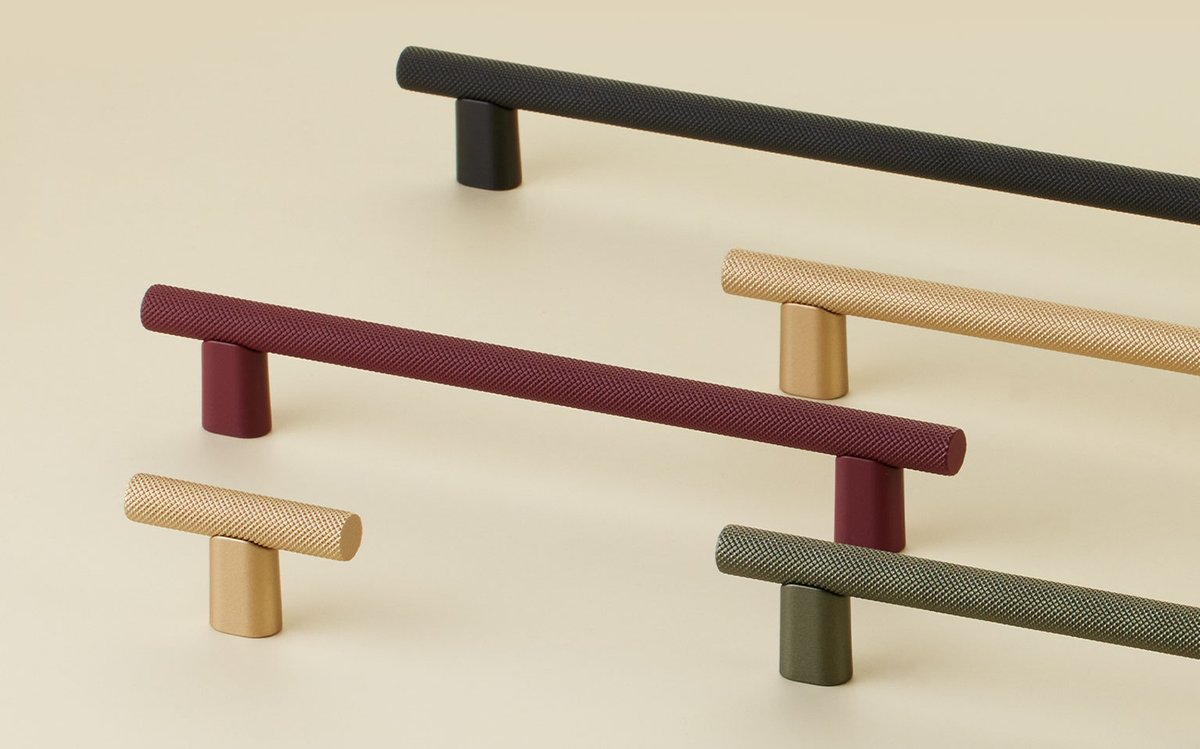 Schaubhardware's tweet photo. New! Monza Cabinet Hardware Collection

Our contemporary, made-in-Italy Monza Collection features a round bar pull with diamond knurling. Monza is available in four finishes, including the exclusive and fashion-inspired Matte Green and Magenta. More info @ https://t.co/vUrXic4Zf0 https://t.co/HSRtkitobU