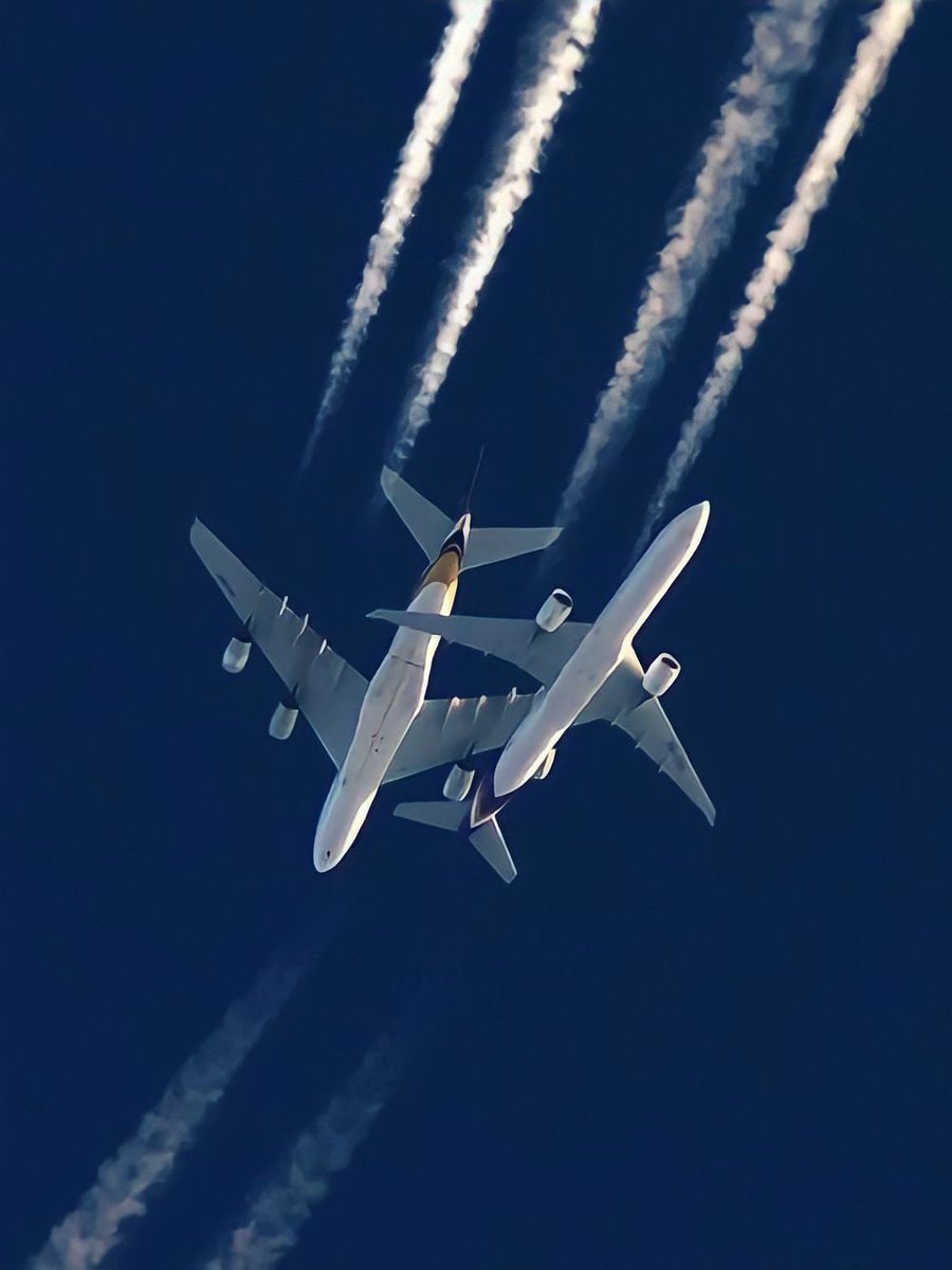The white lines behind a plane are vapor trails. #Aircraft #Aviation