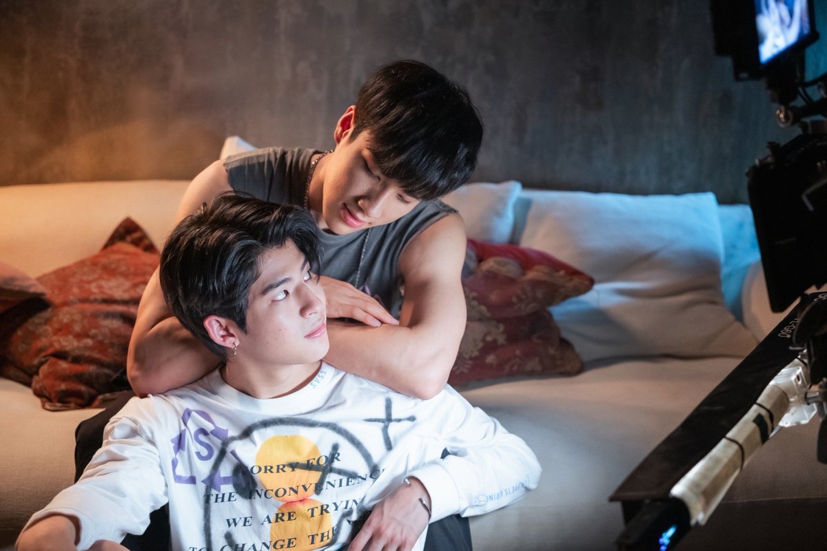 teefxe's tweet photo. @OnlyFriendsTH NeoMark dynamic is so spicy 🔥🔥 Excited for these talented actors to finally get spotlight in this series but not ready for their toxic storyline 😩 https://t.co/qKIjiwKUF5