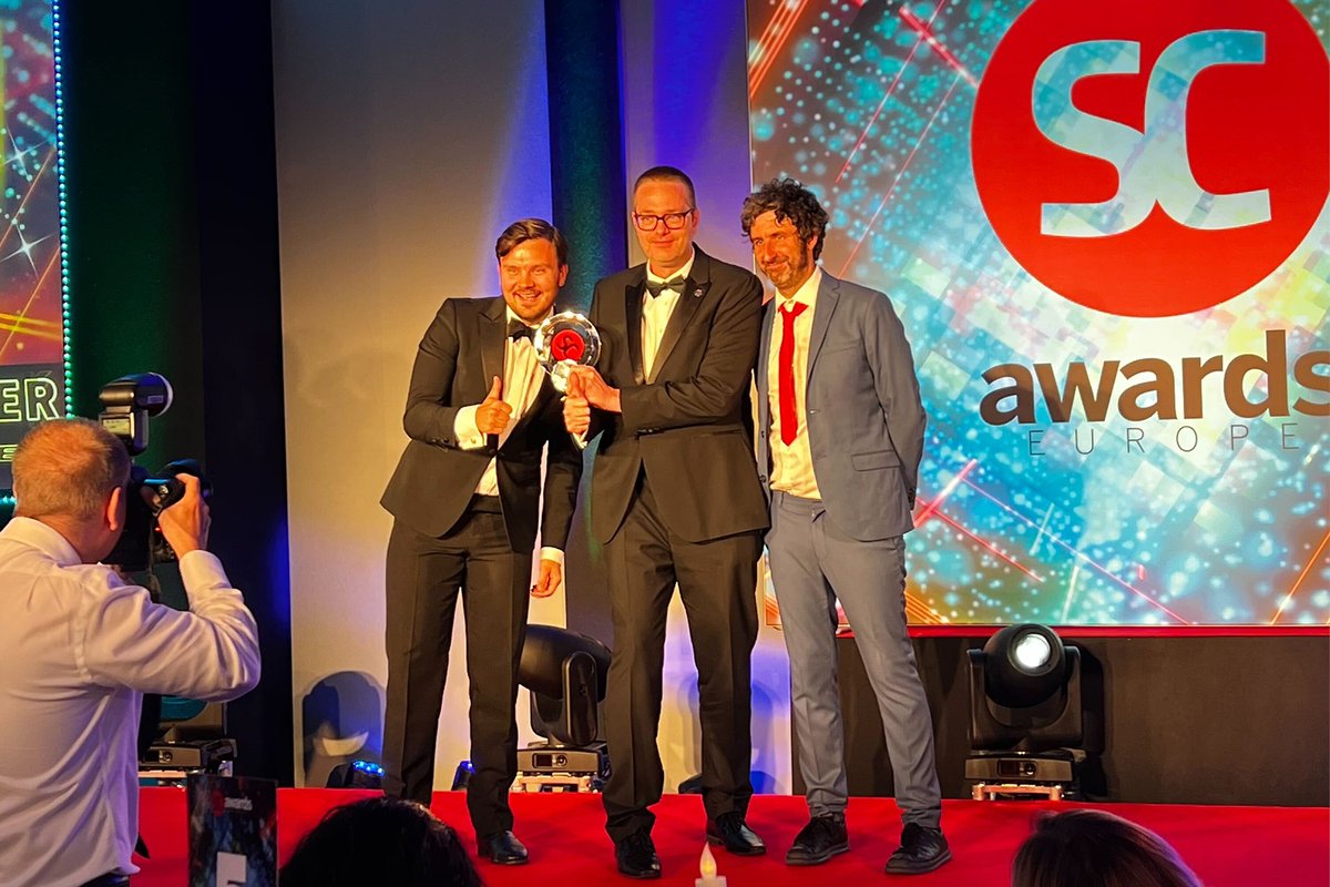 🎉Next has just won 'Best Data Leakage Prevention Solution' at SC Awards Europe 2023! 🎉 

Pictured is Oskar Ovrin (left) and Chris Denbigh-White (middle) receiving the award with comedian Mark Watson (right).

eu1.hubs.ly/H048DzD0

#NextDLP #InfosecEurope #SCAwardsEurope