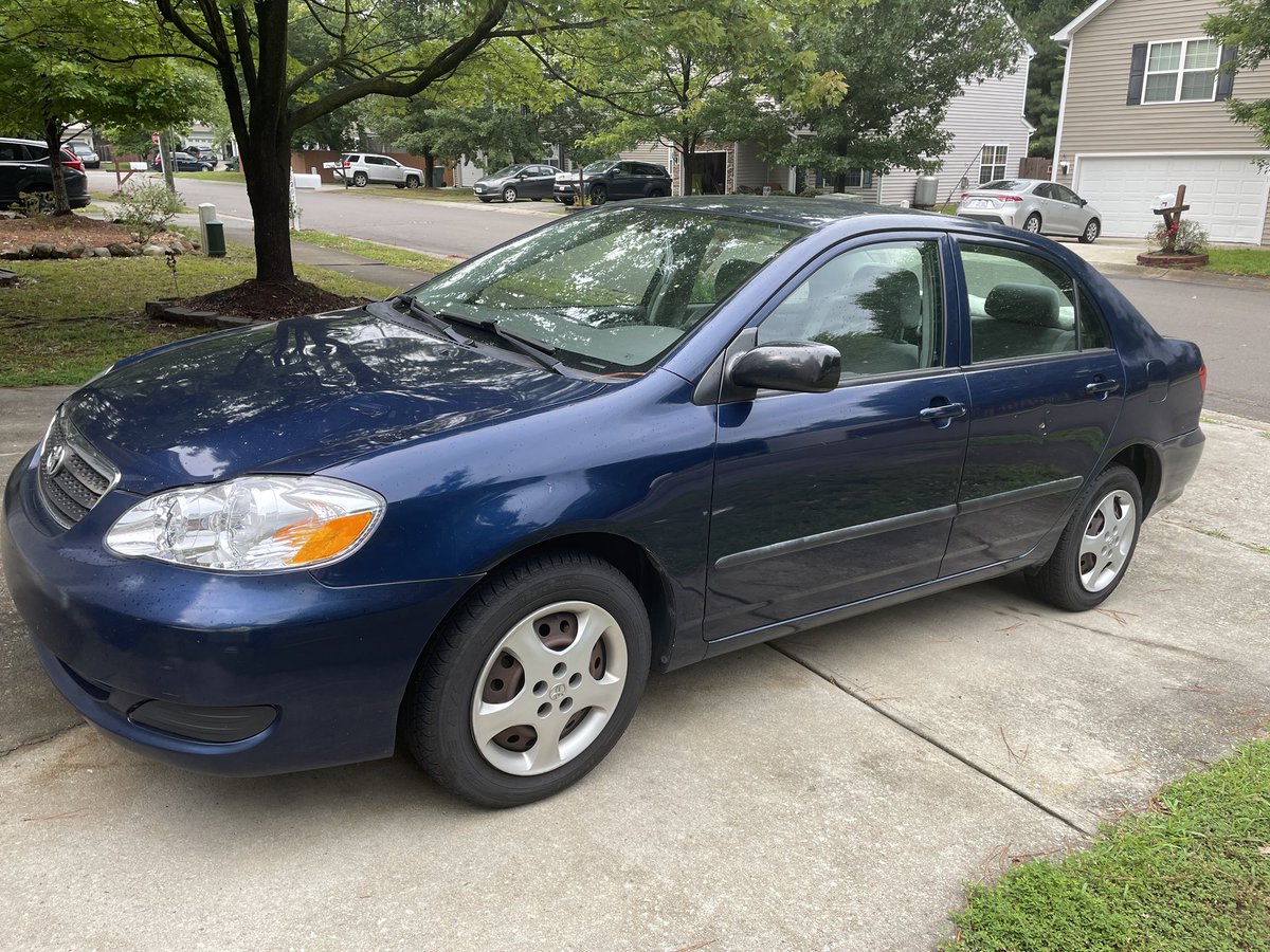 My beautiful ‘06 Corolla crossed 175,000 miles today. I’m so proud of her 🥹🎉