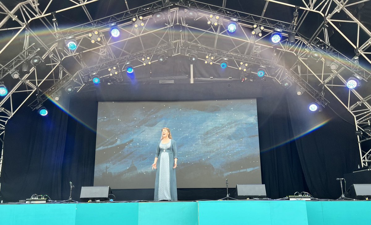 SteveMoss123's tweet photo. Had such fun with @lesmisofficial who performed at @WestEndLIVE on the weekend. 
Congratulations to everyone involved!! 
#lesmiserables #westendlive #westend https://t.co/jjfx5nSziY