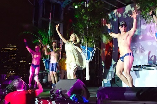 olivianj's tweet photo. Happy NYC Pride Weekend! On this day in 2011, Olivia Newton-John celebrated the LGBTQIA+ community with an iconic performance at Governor's Island "Bondi Beach" pride event. "If people love each other, they should be able to form a partnership and that’s that." 🏳️‍🌈🏳️‍⚧️ https://t.co/ZMRAOlPhRe