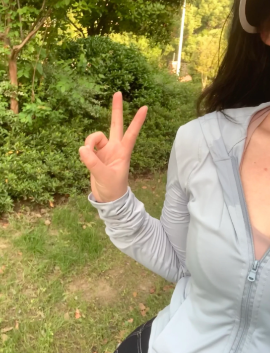 Working hard to improve yourself is always more meaningful than looking up to others. ✌️