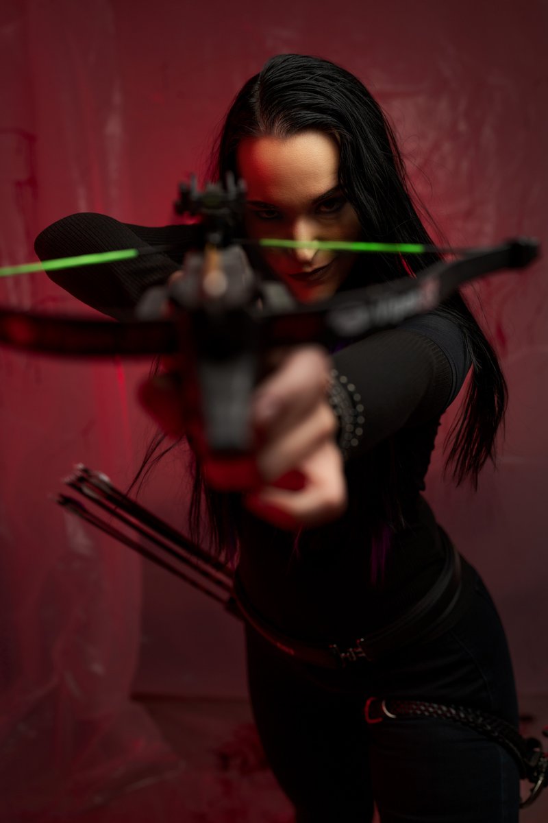 Richardmathis's tweet photo. Abigail Whistler (@tonksluna89) to the rescue!💪 If you could only save one character from the Blade universe, who would it be? Share your choices and reasons in the comments! #HeroineInAction #SaveYourHero #CosplayScene #ArcheryLove https://t.co/B0OrCeIwfd