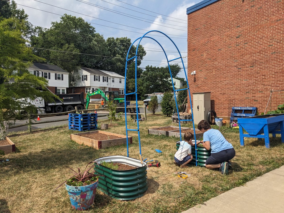 The work doesn't stop in the @BucknellGarden just b/c it's summer. ☀️ Gateway to the Garden is standing with a little help from our friends! @BucknellElem #BucknellStrong 💙🤍