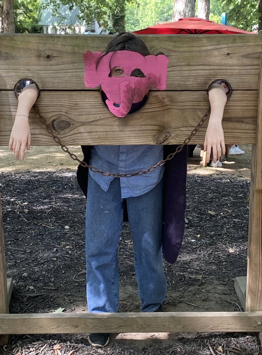 bricrowave's tweet photo. #chnttwt #chntwt #chnt #camphereandthere
HI! I'm Bri and I'm super duper hyperfixated on CHnT right now and desperately need more moots...
I make a lot of chnt funnies but I make fanart, fanfic, and cosplays too!!! https://t.co/49rPvQ4gZP