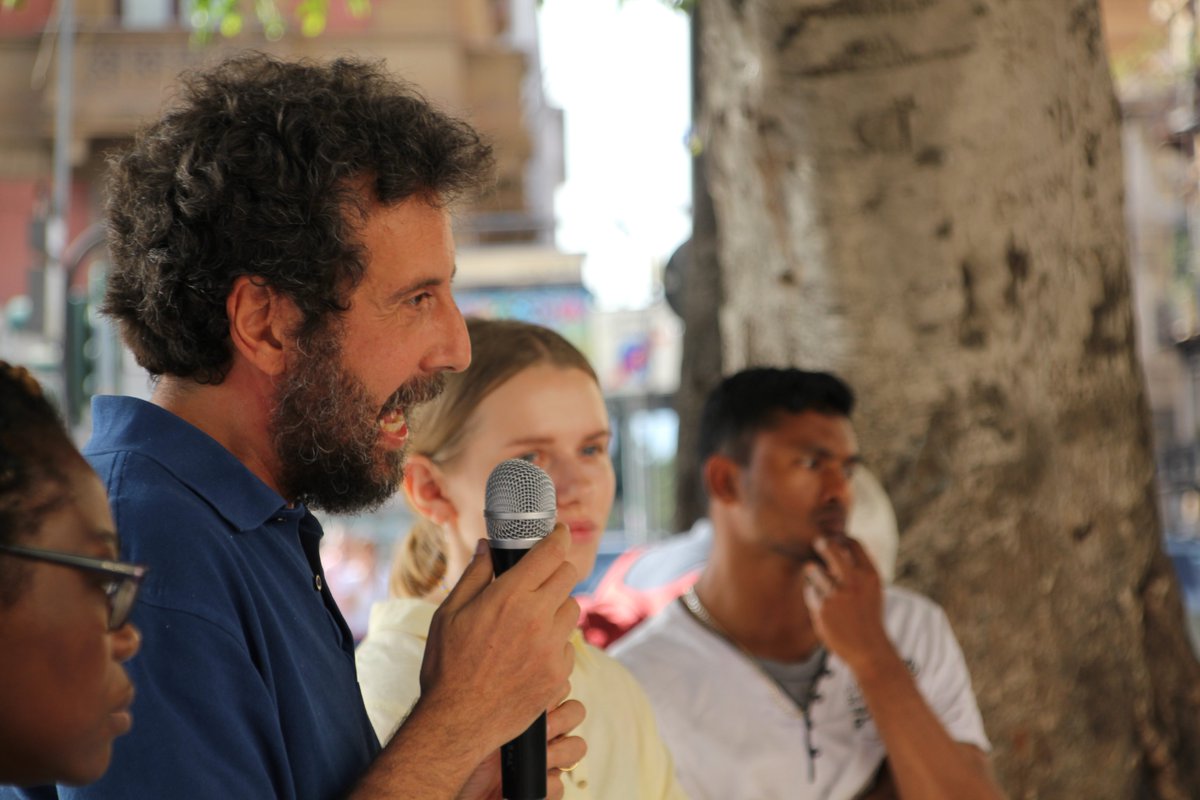 Le frontiere non possono prevalere sul rispetto della dignità umana di tutttɜ

#WorldRefugeeDay #Palermo #SarcofagoEuropa #WeStandWithRefugees