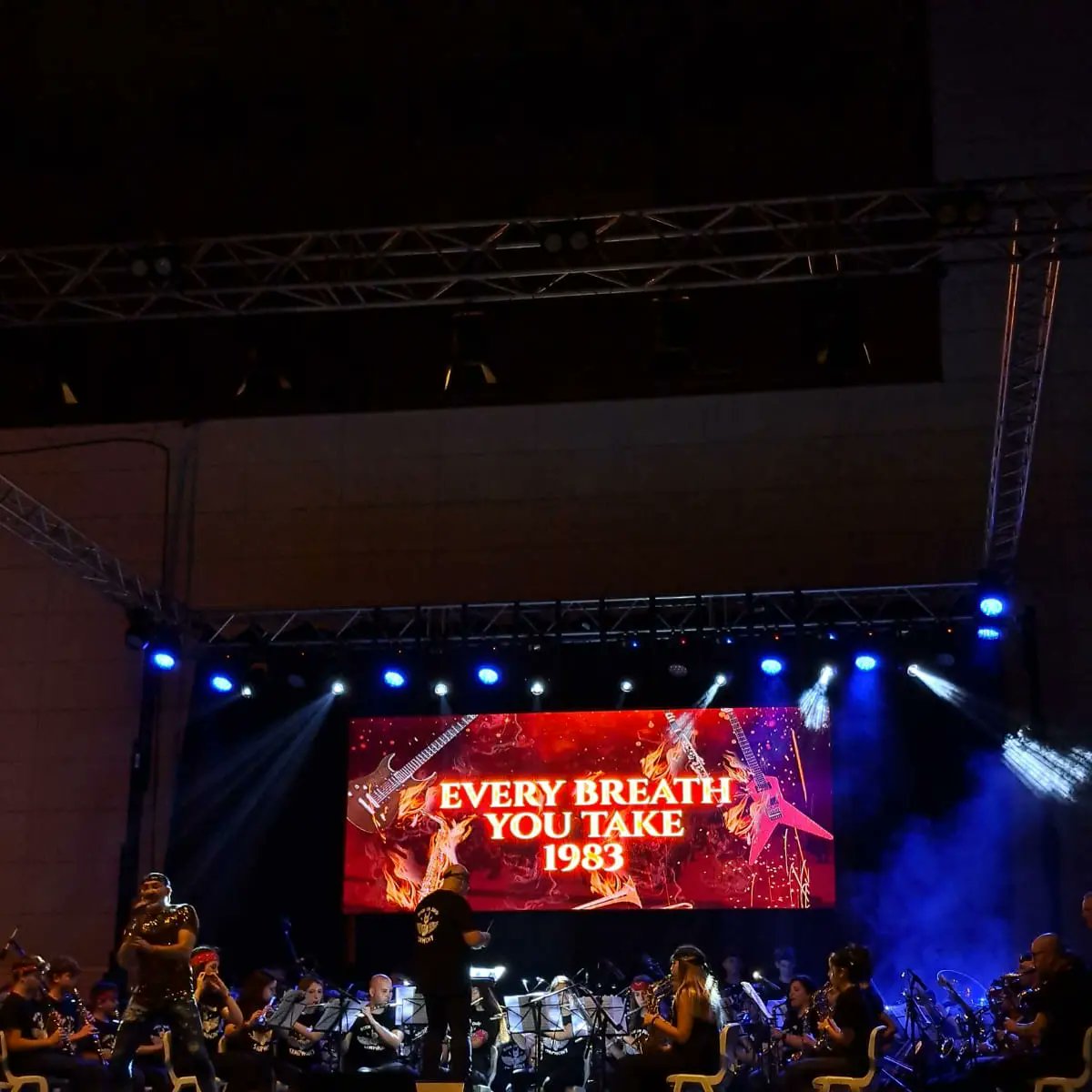 📸 Fotos del concierto del pasado sábado en las Fiestas del Melón de Torre-Pacheco junto con la Rock on Band.

🎸 Gracias a la banda de rock, a Visual Event y al Ayuntamiento por contar con nosotros una vez más. 

#RockOnBandSymphony
#SiempreUMTP