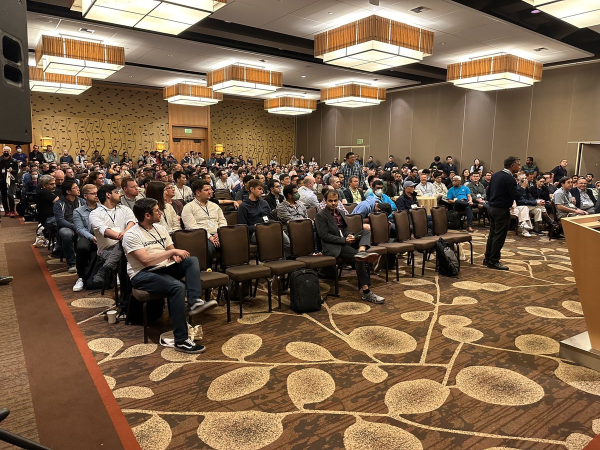 Hippotas's tweet image. Standing only room for the SIGMOD’23 panel on the Future of Database System Architectures with @samrmadden, @raghurwi, @ailamaki, @SwamiSivasubram and Gustavo. 

#sigmod23